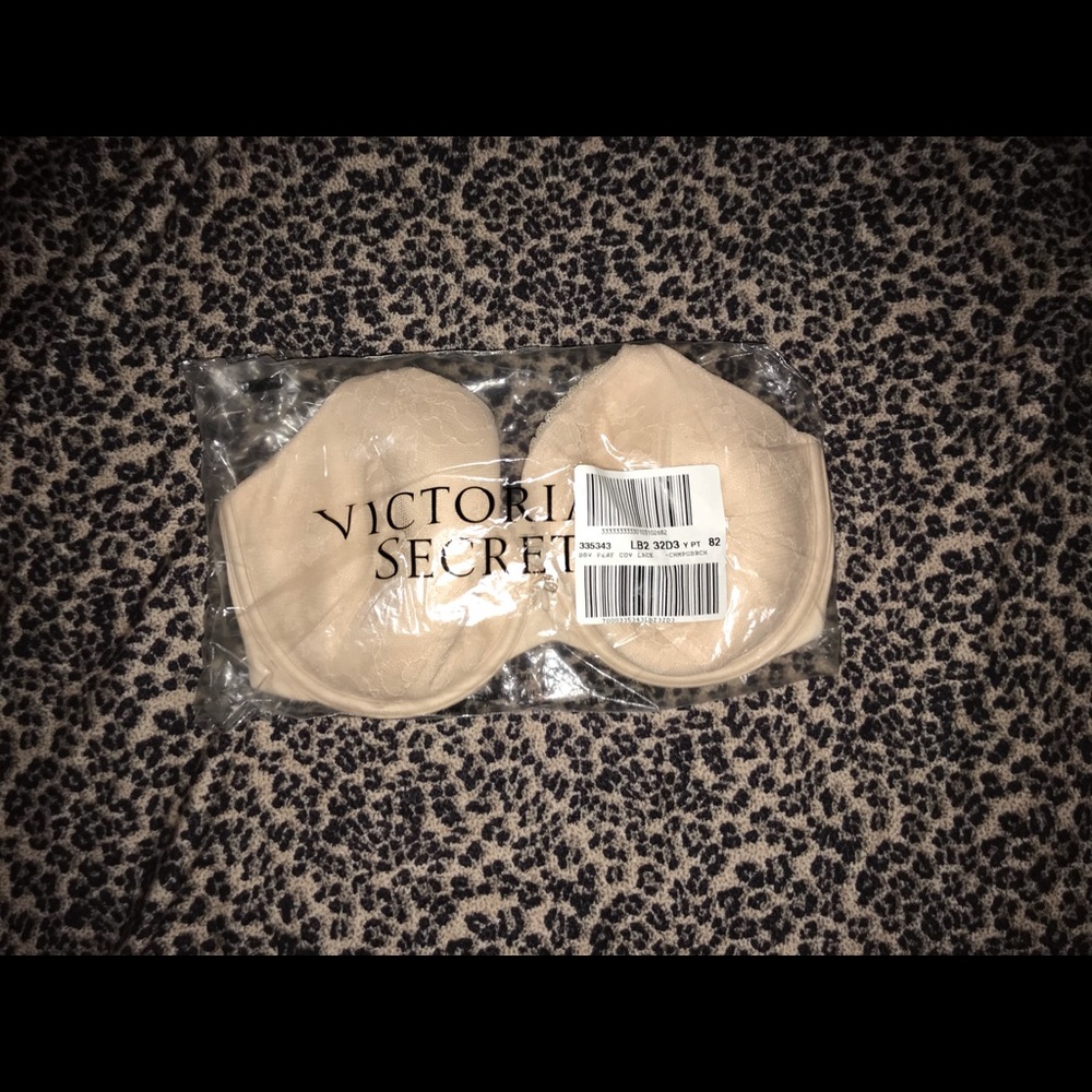 BRAND NEW lace, cotton bra from VS